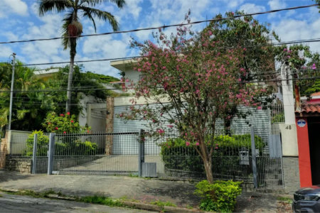 Casa à venda com 4 suítes em Vila Pirajussara, São Paulo, SP