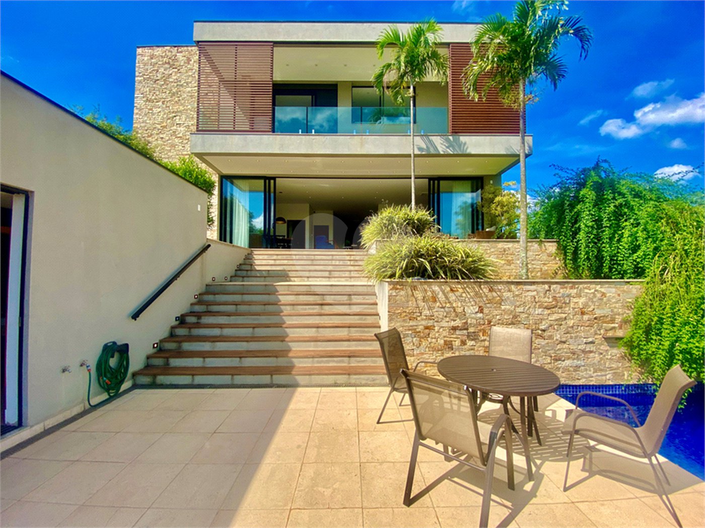 Casa à venda com 5 suítes em Glebas, Louveira, SP