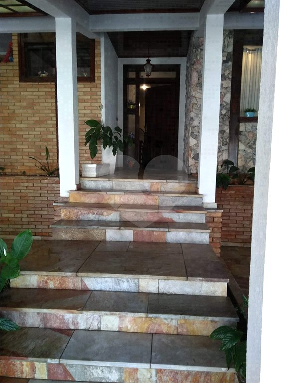Casa à venda com 6 quartos, sendo 2 suítes,  em Jardim Leocádia, Sorocaba, SP