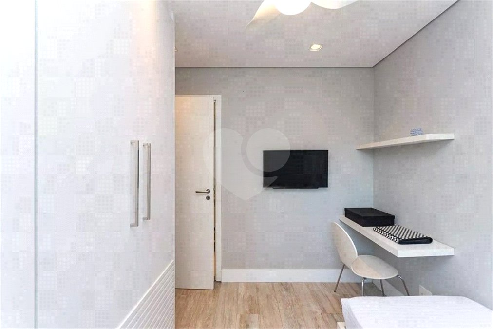 Apartamento à venda com 3 quartos, sendo 2 suítes, em Água Branca, São Paulo, SP