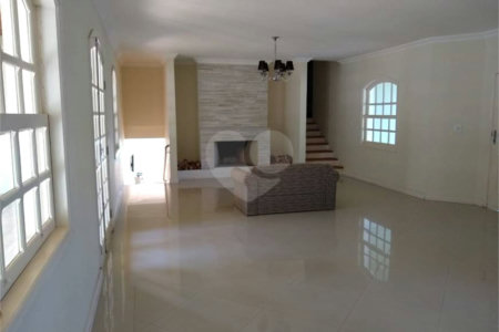 Casa à venda com 5 quartos, sendo 3 suítes, no condomínio Ville Chamonix, Itatiba - SP
