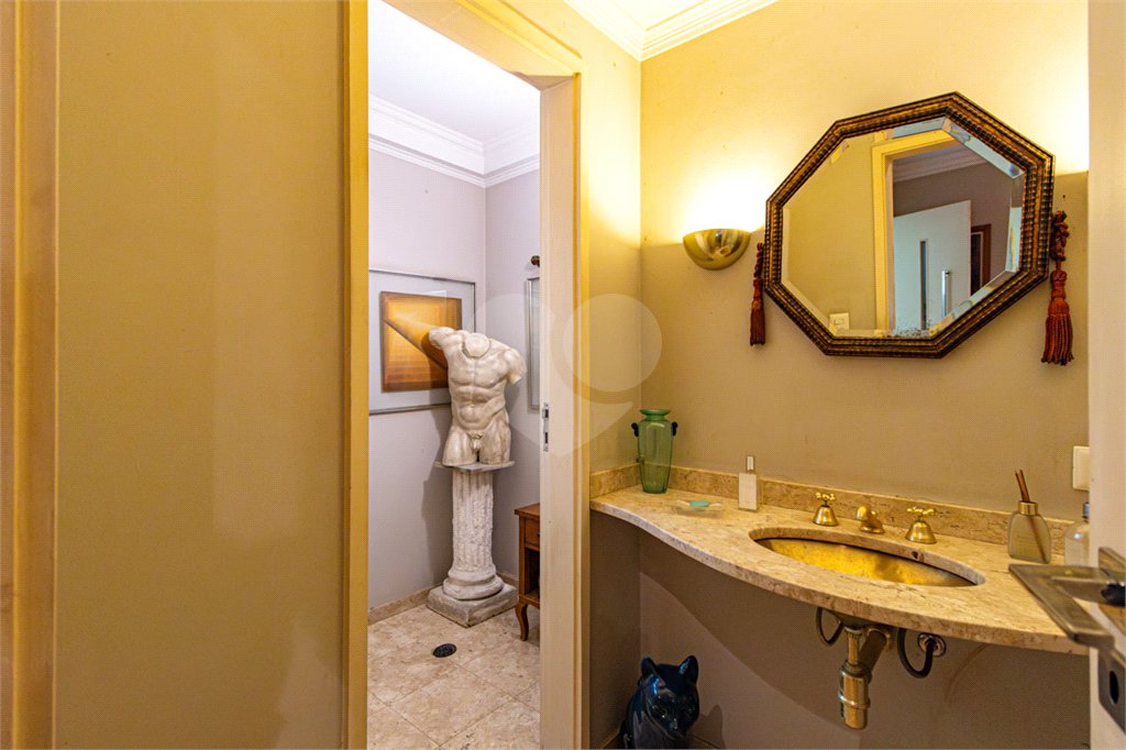 Casa Térrea à venda com 4 quartos, sendo 2 suítes, em Jardim Europa, São Paulo, SP