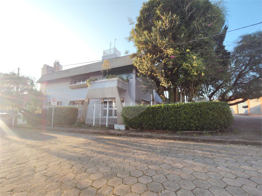 Casa à venda ou para alugar com 5 quartos, sendo 3 suítes, em Vila Maria, Itapetininga, SP