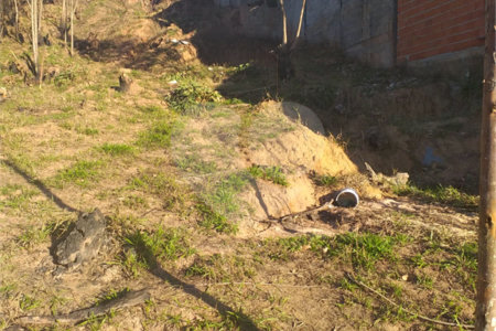 Terreno à venda em Parque Astúrias, Suzano, SP