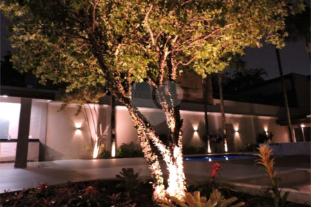 Casa à venda com 5 suítes em Paraisópolis, São Paulo, SP