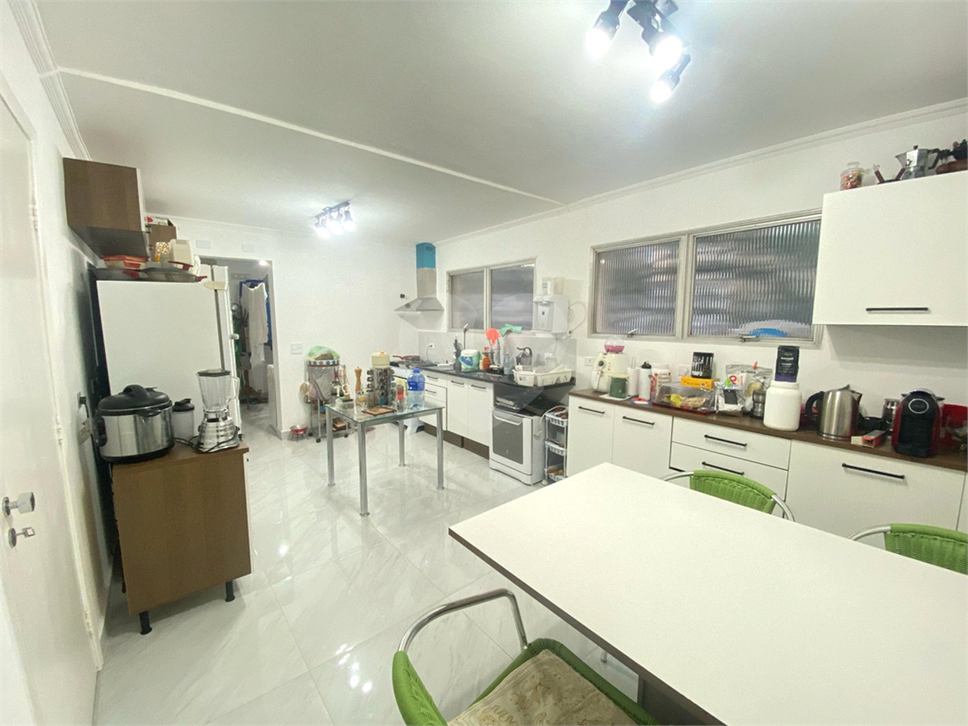 Apartamento para alugar com 4 quartos, sendo 1 suíte, em Jardim Europa, São Paulo, SP