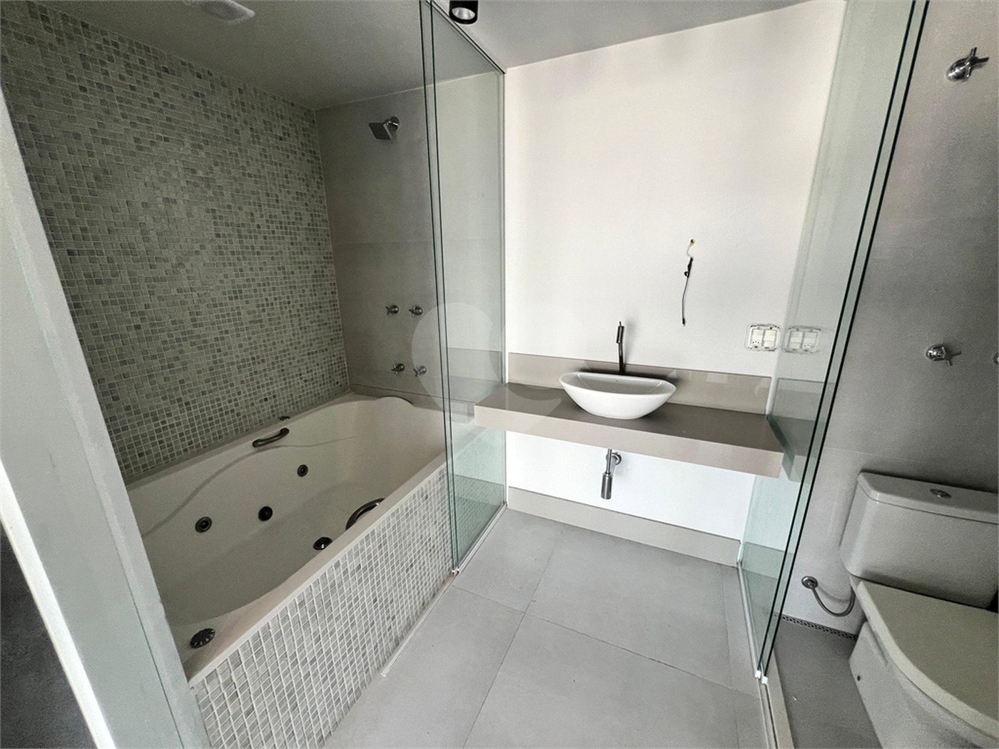 Apartamento à venda com 2 suítes em Indianópolis, São Paulo, SP