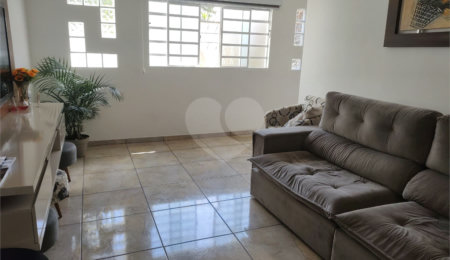 Sobrado à venda com 5 quartos, sendo 1 suíte,  em Vila Bela Vista, Suzano, SP