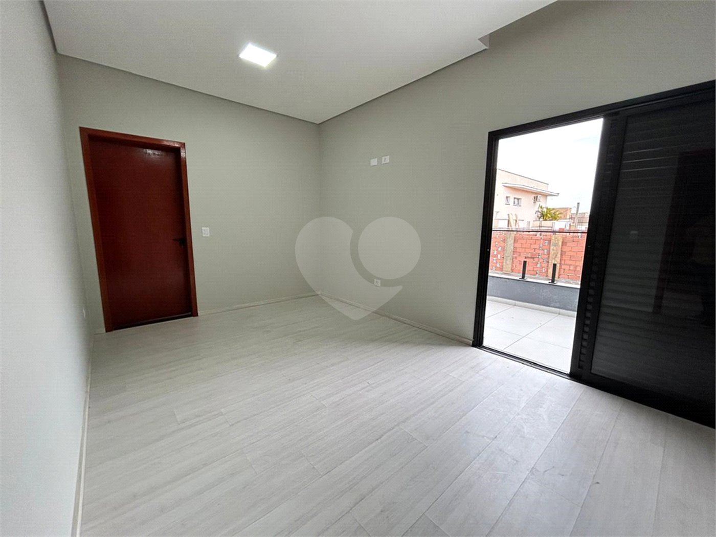 Casa à venda com 3 quartos, sendo 1 suíte, no condomínio Ibiti Reserva, Sorocaba - SP