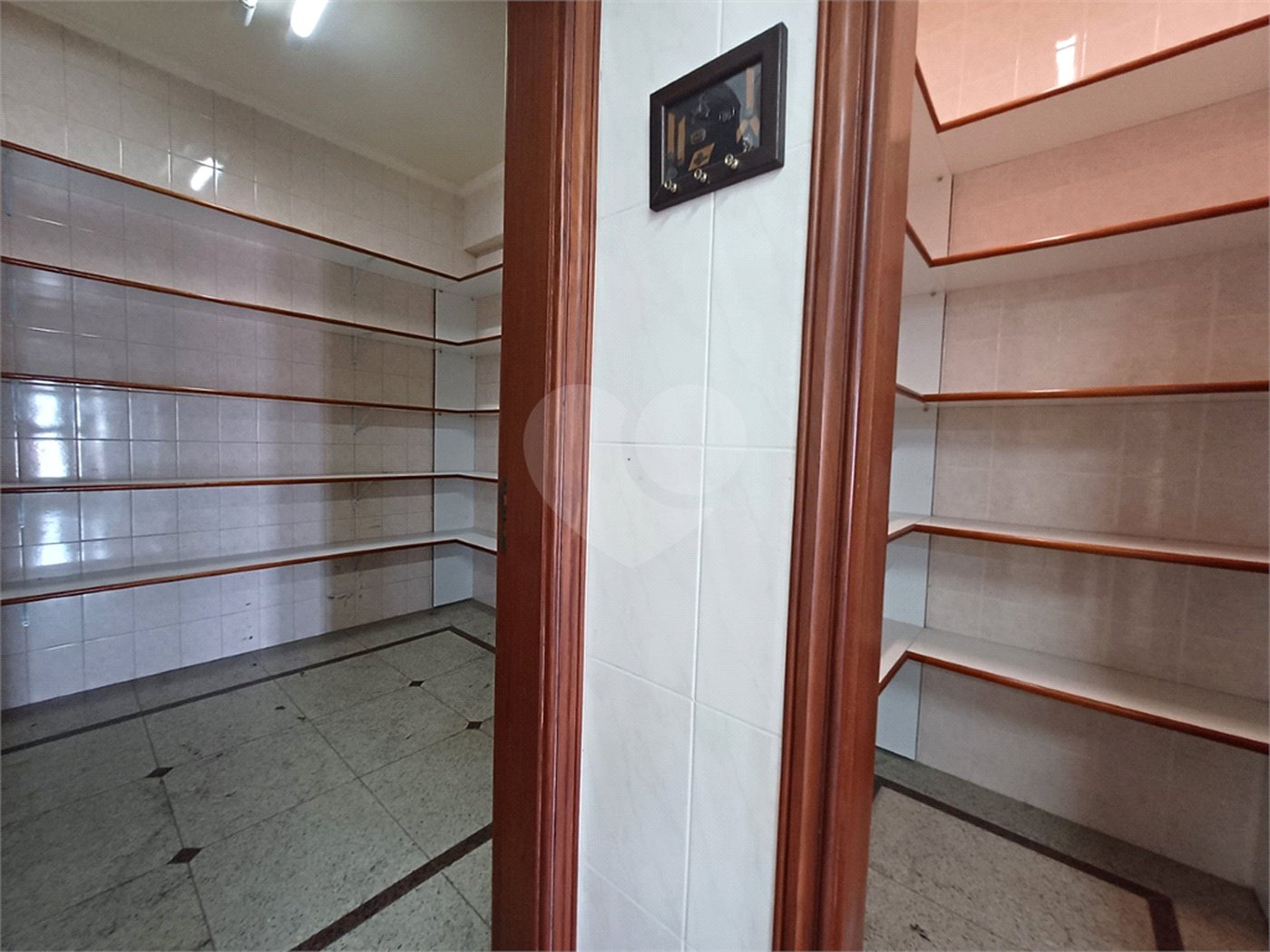 Casa à venda com 6 suítes no condomínio Portal da Raposo, Sorocaba - SP