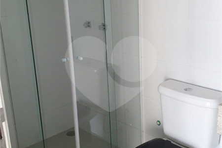 Casa à venda com 3 quartos, sendo 1 suíte, no condomínio Figueira Garden, Atibaia - SP