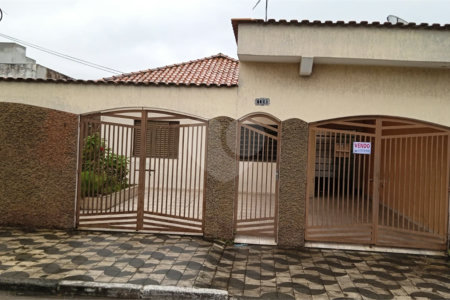 Casa à venda com 4 quartos em Parque Maria Helena, Suzano, SP