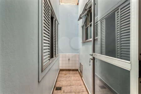 Casa Térrea à venda com 3 quartos, sendo 1 suíte,  em Alto da Boa Vista, São Paulo, SP