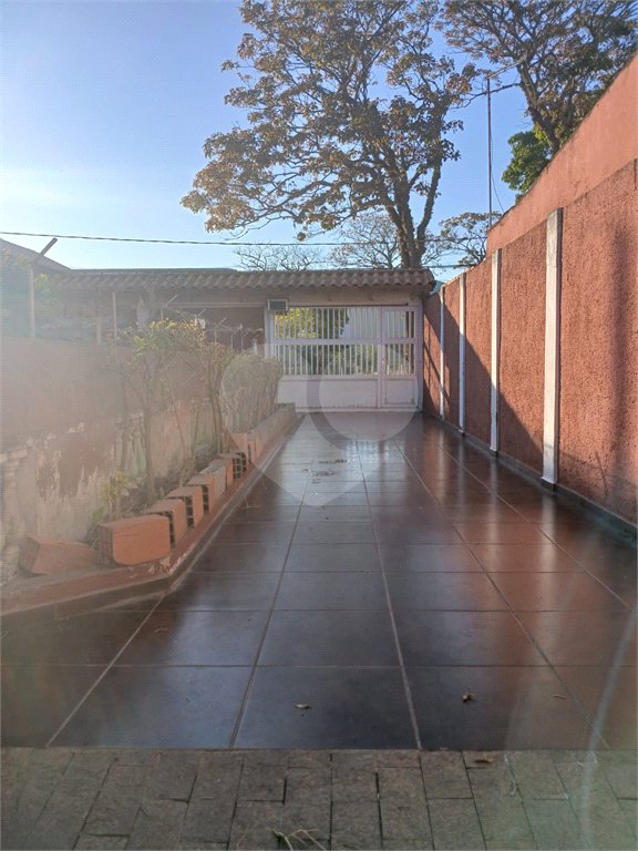 Sobrado à venda com 3 quartos, sendo 1 suíte, em Jardim Casa Branca, Suzano, SP
