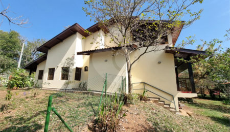 Casa à venda com 4 quartos, sendo 2 suítes, em Bosque, Vinhedo, SP