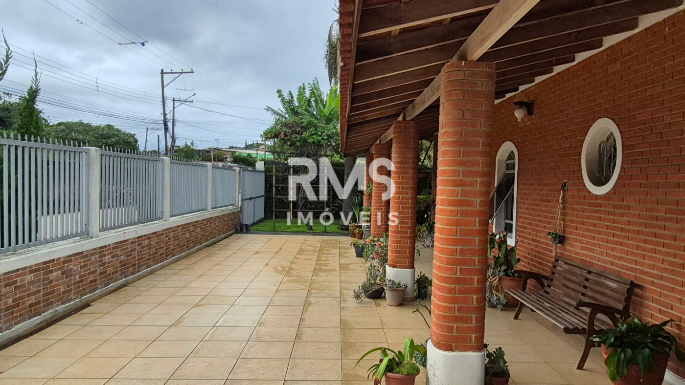 Casa à venda com 4 quartos, sendo 1 suíte,  em Villarejo Sopé da Serra (Vilarejo), Cabreúva, SP