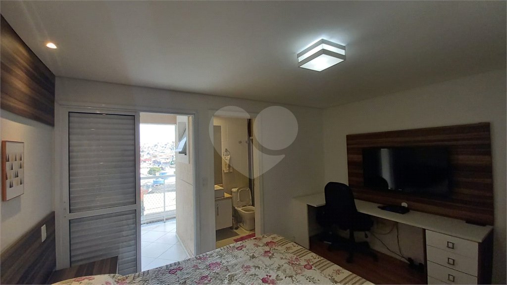 Sobrado à venda com 3 suítes em Vila Nivi, São Paulo, SP