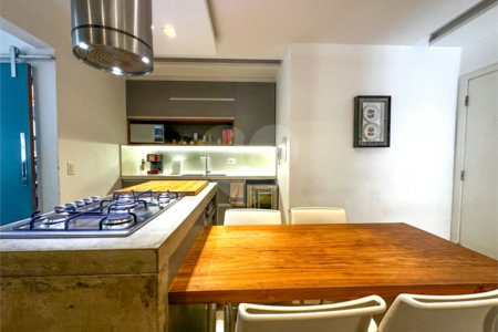 Apartamento à venda com 3 quartos, sendo 1 suíte, em Vila Sofia, São Paulo, SP