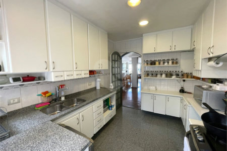 Casa em condomínio à venda ou para alugar com 4 quartos, sendo 3 suítes,  em Jardim Panorama, São Paulo, SP