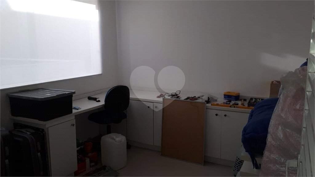 Casa à venda com 4 quartos, sendo 2 suítes, no condomínio Cond Residencial Villagio da Serra, São Paulo - SP