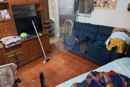 Casa Térrea à venda com 1 quarto em Vila Nivi, São Paulo, SP