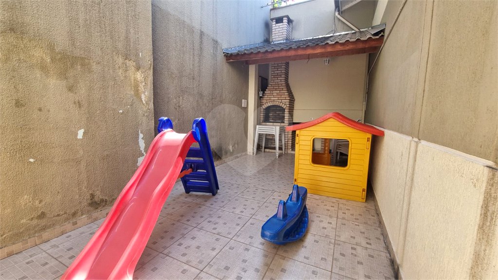 Casa à venda com 3 quartos, sendo 1 suíte,  no condomínio Rafaela I, São Paulo - SP