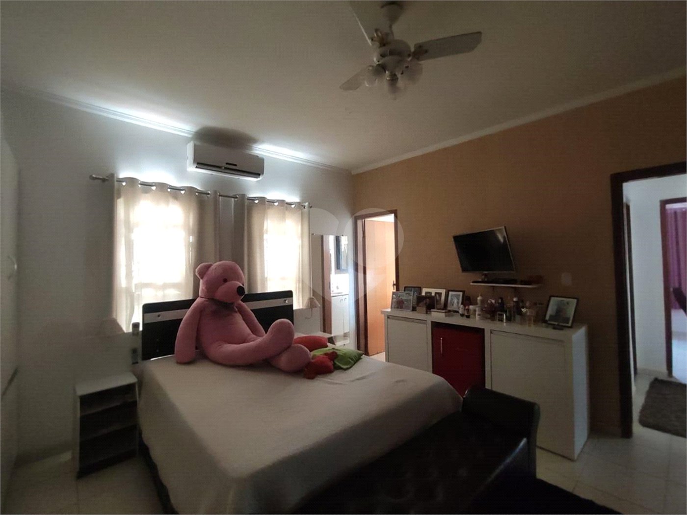 Sobrado à venda com 5 quartos, sendo 1 suíte,  em Cidade Alta, Cuiabá, MT