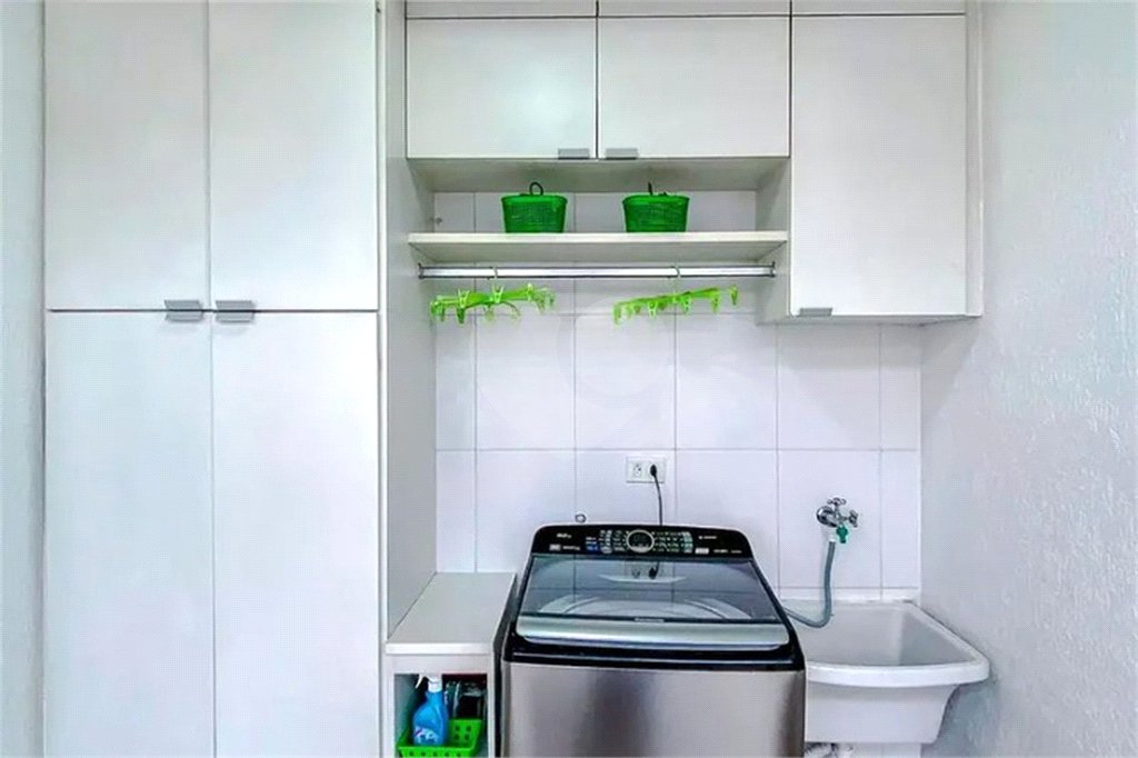 Casa à venda com 3 suítes no condomínio Oiti Residencial, São Paulo - SP