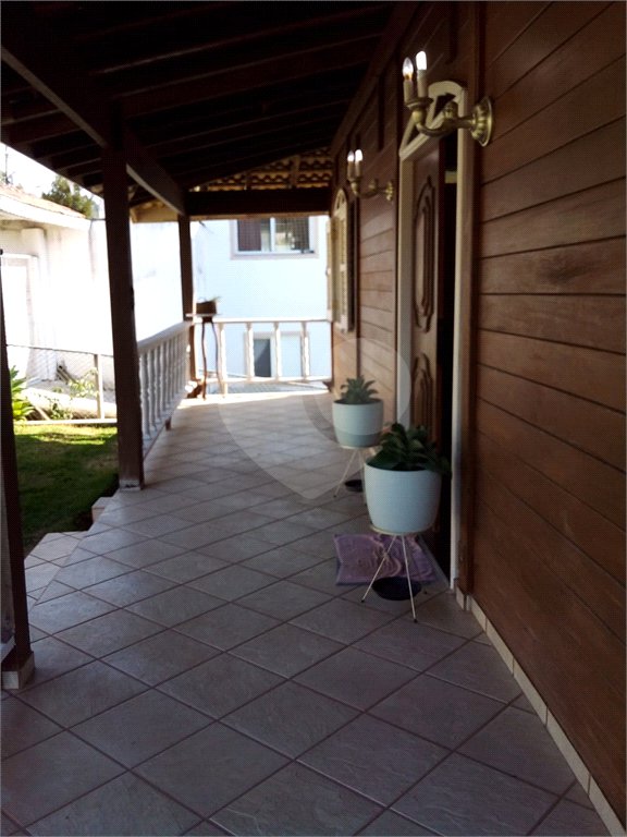 Casa à venda com 6 quartos, sendo 4 suítes, no condomínio Alpes D Ouro, Bom Jesus dos Perdões - SP