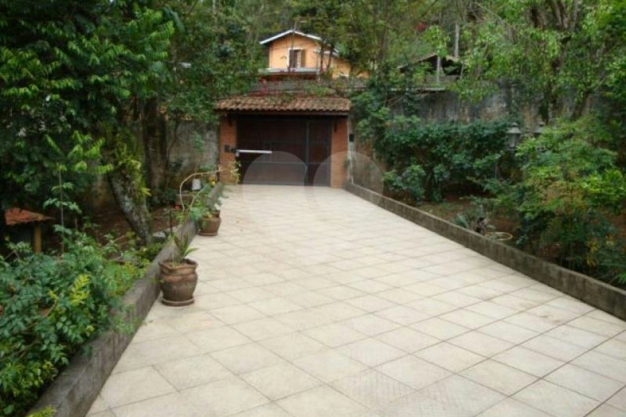 Casa Térrea à venda com 3 quartos, sendo 1 suíte, em Parque Petrópolis, Mairiporã, SP