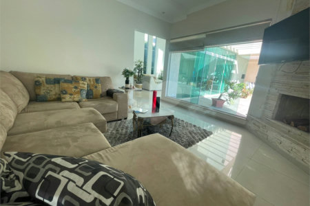Casa à venda com 4 suítes no condomínio Haras Paineiras, Salto - SP