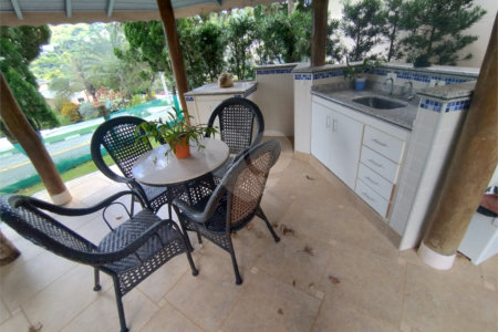 Casa à venda com 3 quartos, sendo 1 suíte, no condomínio Bosque de Greviléa, Vinhedo - SP