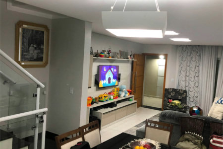 Casa à venda com 3 quartos, sendo 1 suíte, no condomínio Dolce Villa Anália Franco, São Paulo - SP