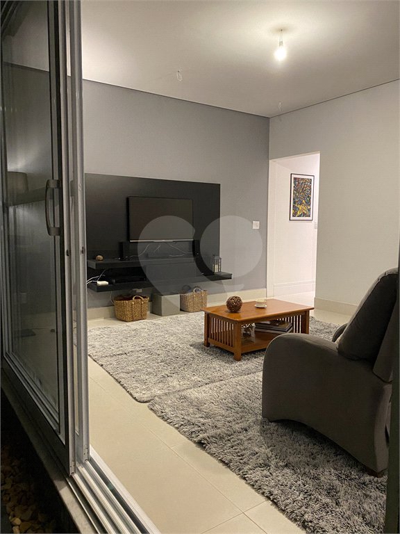 Casa à venda com 3 suítes no condomínio Jardim Primavera, Louveira - SP