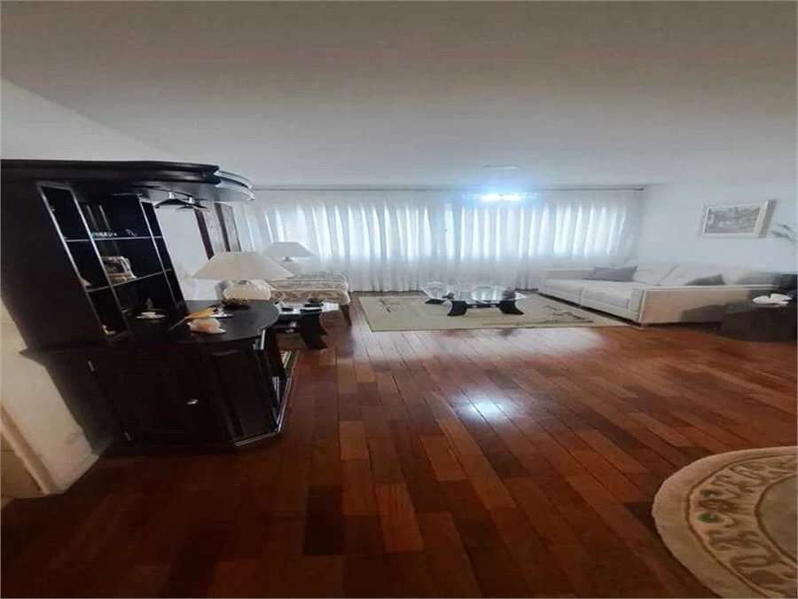 Apartamento à venda com 3 quartos, sendo 1 suíte, em Pinheiros, São Paulo, SP