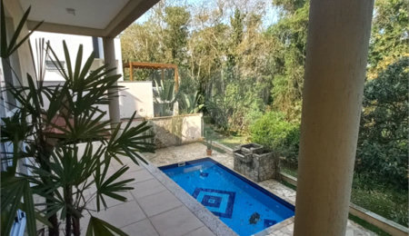 Sobrado à venda com 3 quartos, sendo 2 suítes,  em Aruã, Mogi das Cruzes, SP