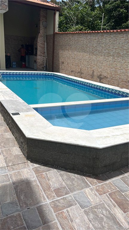 Sobrado à venda com 3 quartos, sendo 1 suíte,  em Balneário São João Batista 2, Peruíbe, SP