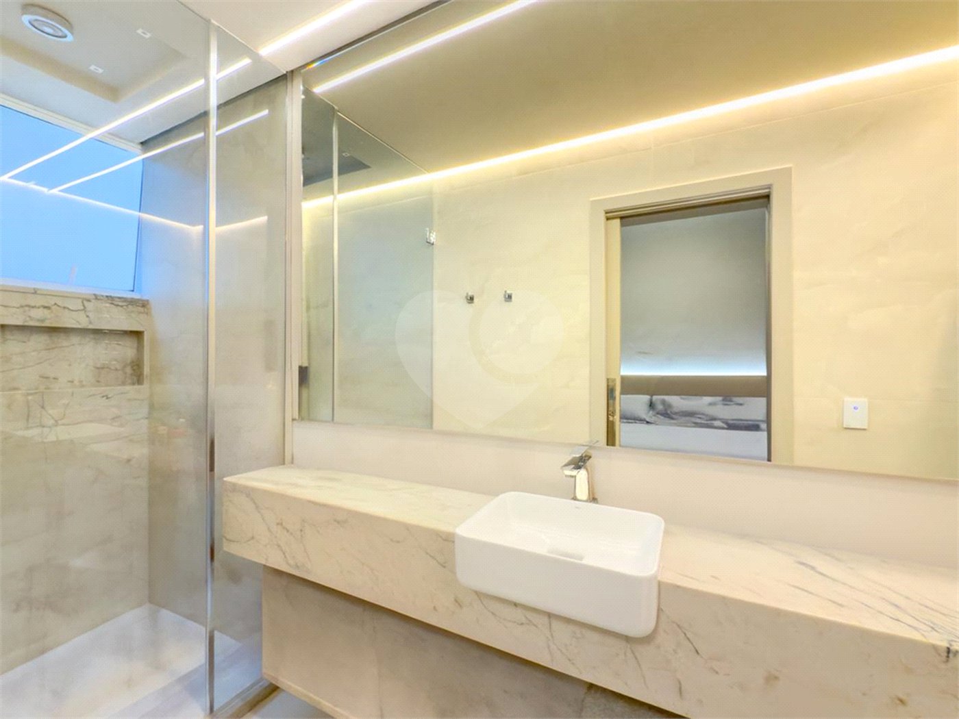 Apartamento à venda com 4 quartos, sendo 1 suíte,  em Copacabana, Rio de Janeiro, RJ