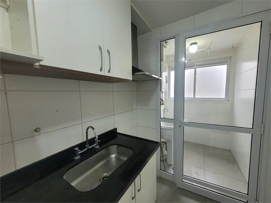 Apartamento à venda com 2 quartos em Vila Anastácio, São Paulo, SP