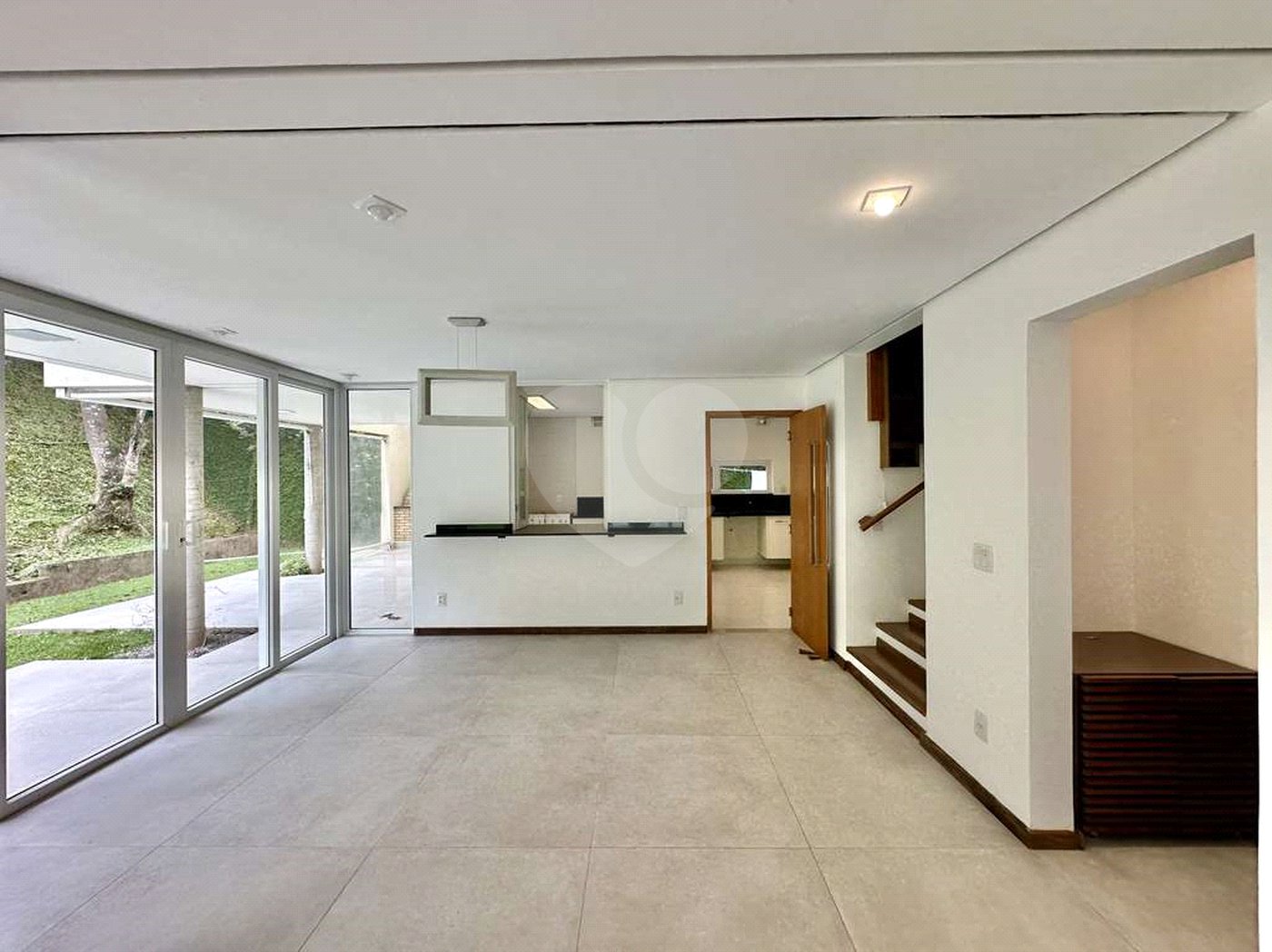 Casa à venda com 4 suítes no condomínio Recanto Impla, Carapicuíba - SP