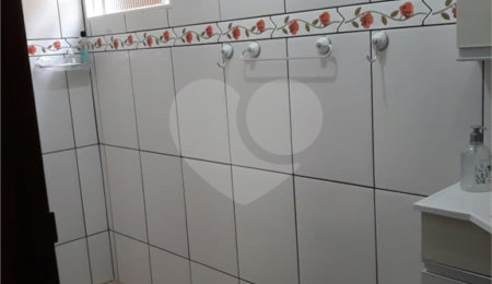 Sobrado à venda com 4 quartos, sendo 2 suítes,  em Jardim dos Pinheiros, Atibaia, SP