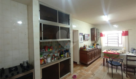 Casa à venda com 3 quartos em Vila Oliveira, Itapetininga, SP