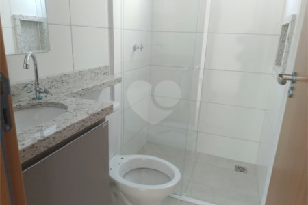 Apartamento a venda com 2 dormitorios sendo 1 suíte