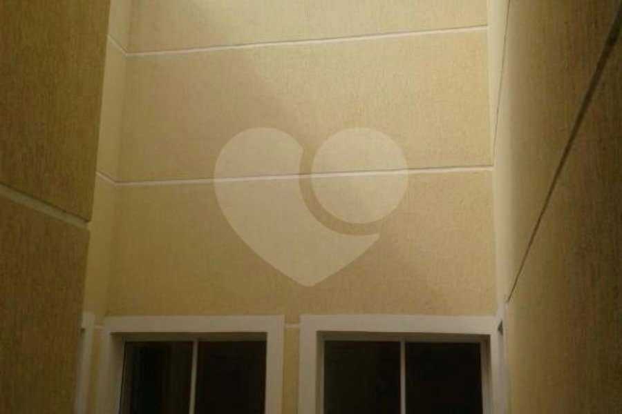 Casa à venda com 1 quarto no condomínio Camila I, São Paulo - SP