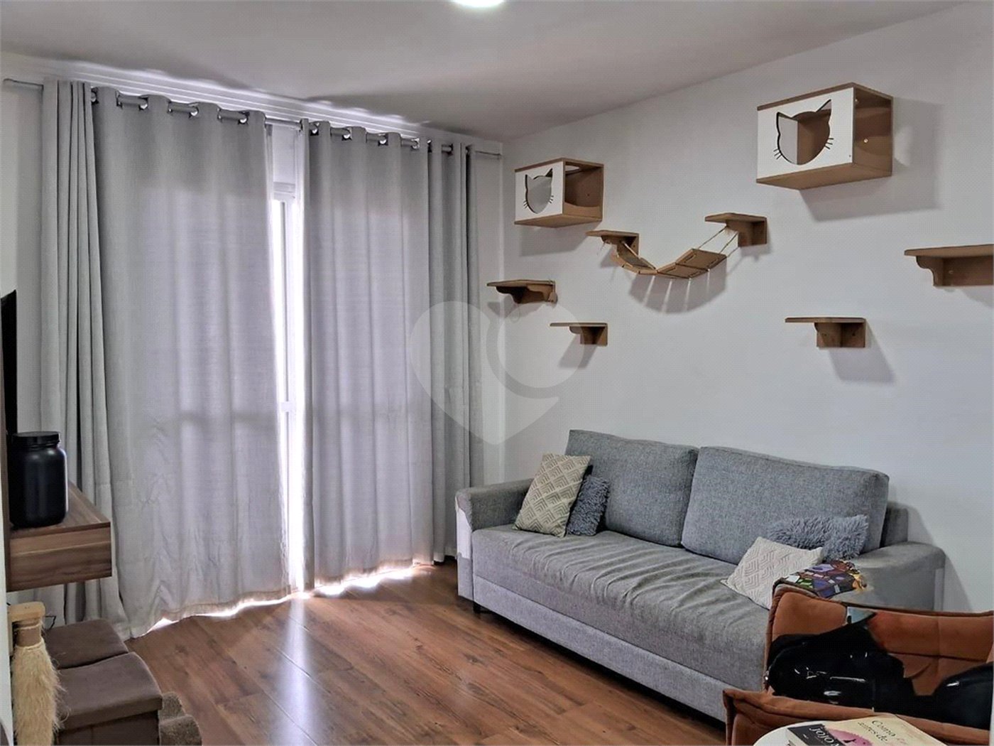 Apartamento à venda com 3 quartos, sendo 1 suíte,  em Jardim Simus, Sorocaba, SP