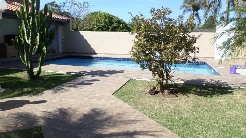 Sobrado à venda com 4 suítes em Recanto Impla, Carapicuíba, SP