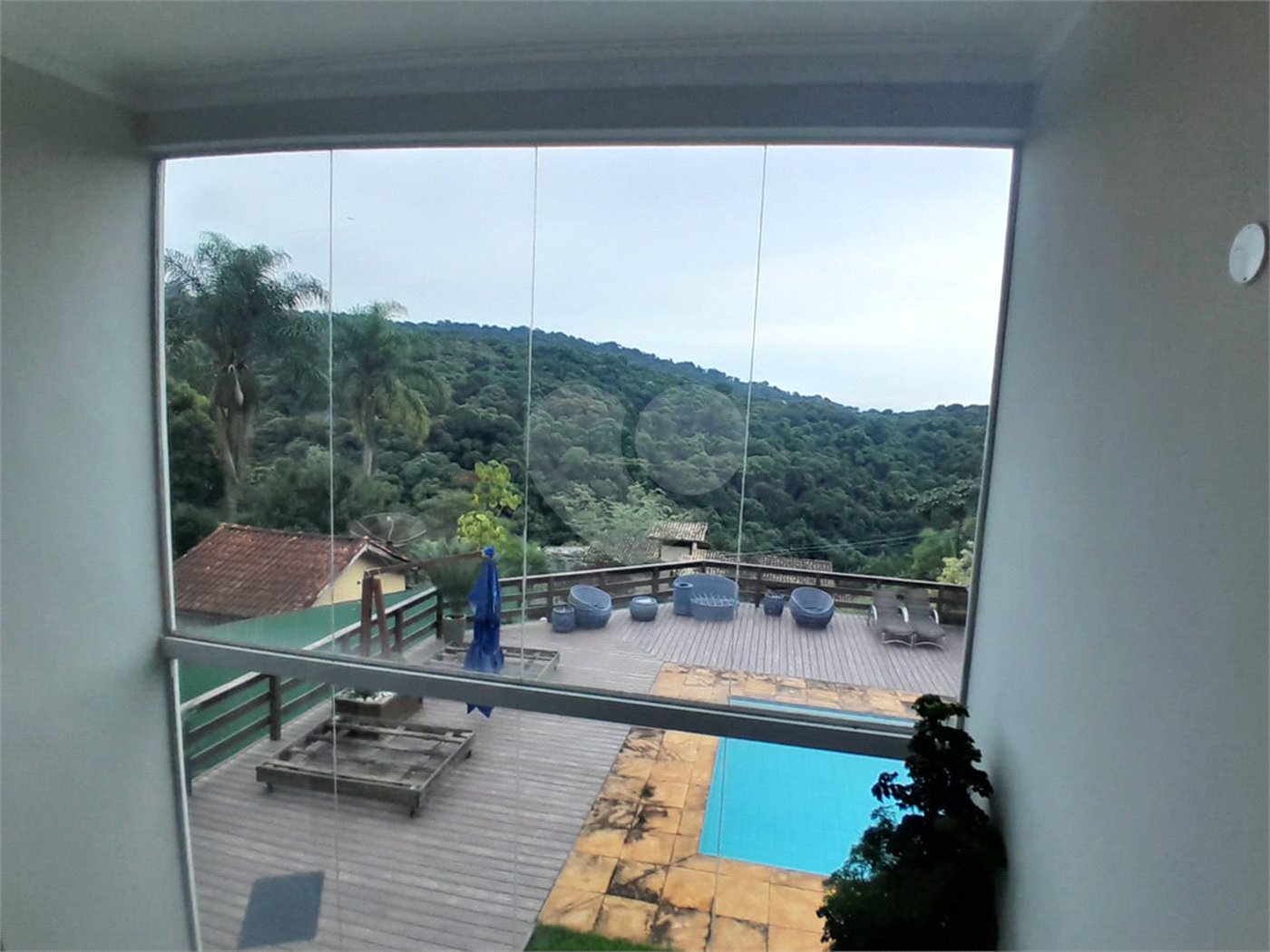Casa à venda com 3 quartos, sendo 1 suíte,  no condomínio Alpes da Cantareira, Mairiporã - SP