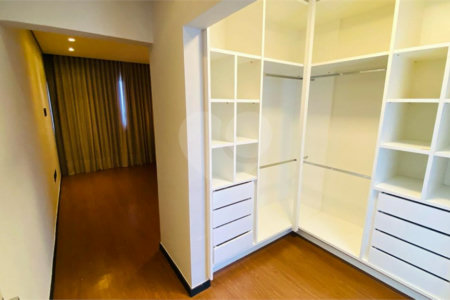 Casa à venda com 3 suítes no condomínio Euroville II, Bragança Paulista - SP
