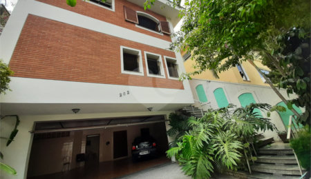 Sobrado à venda com 4 quartos, sendo 2 suítes,  em Jardim Franca, São Paulo, SP