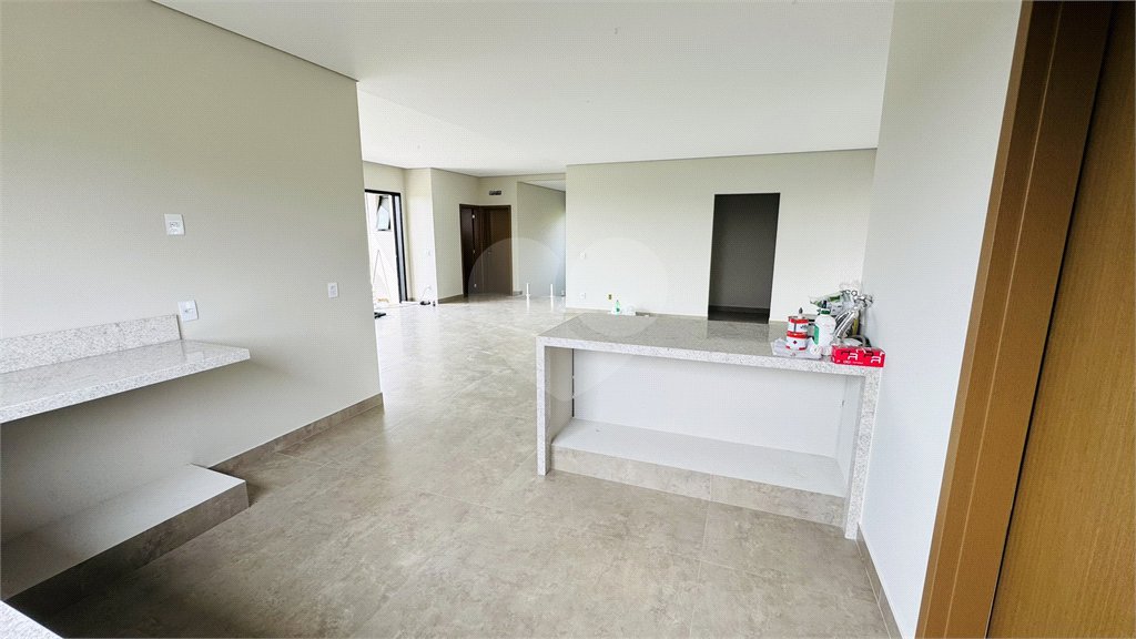 Casa à venda com 3 suítes no condomínio Santa Isabel I, Louveira - SP